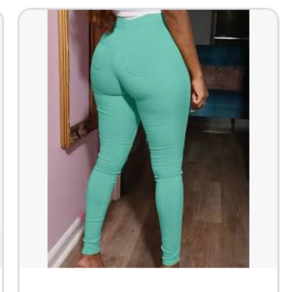 P&P | NWT Distressed Stretch Jeans